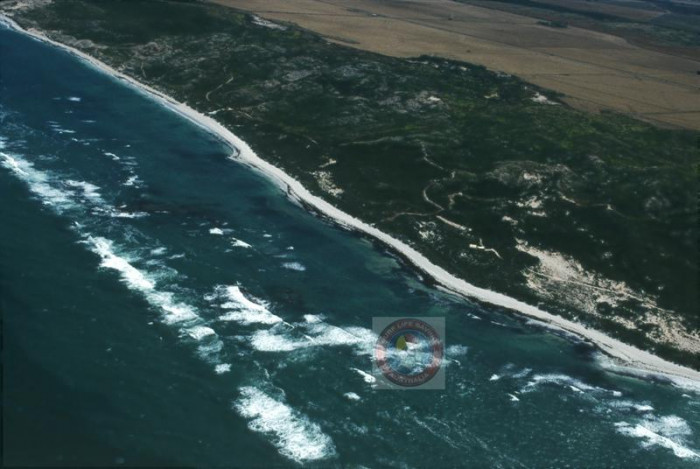 The Flat Rock Beach shoreline and reef - Picture of Flat Rocks Beach,  Greenough - Tripadvisor